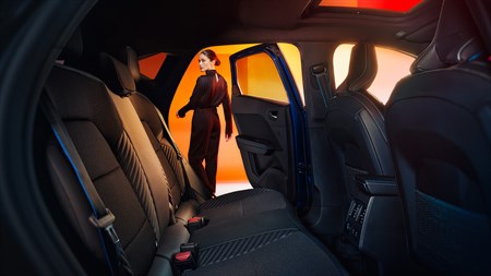 renault-captur-hjb-ph2-overview-005_ig_w450_h253.jpg